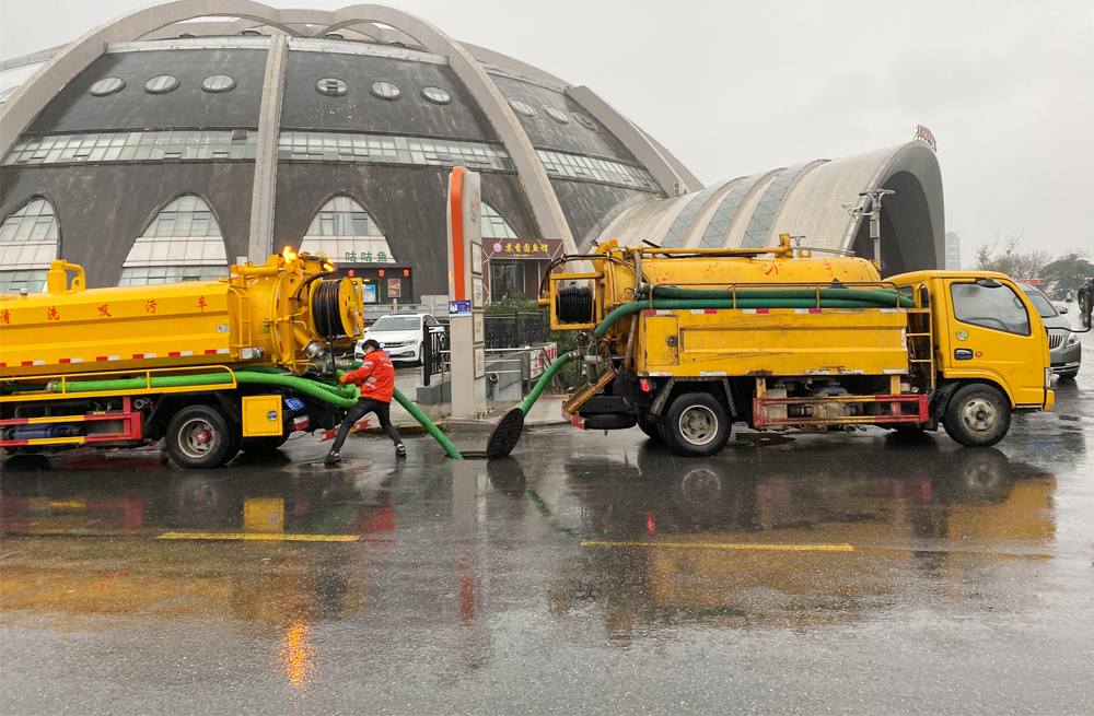 青田雅居商场管道清淤